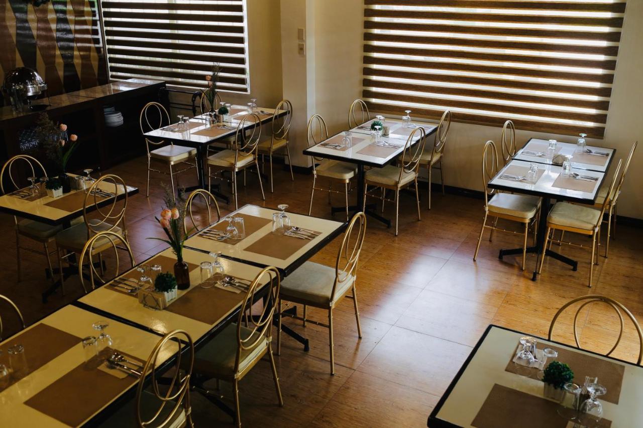 Amalfi718 Hotel Lipa City Extérieur photo
