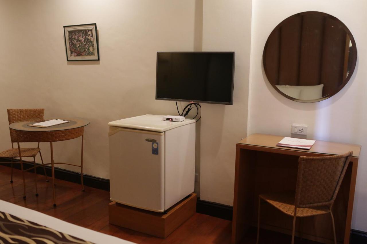 Amalfi718 Hotel Lipa City Extérieur photo