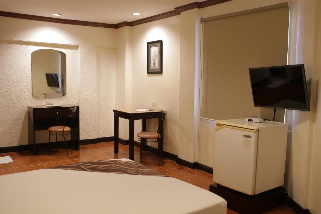 Amalfi718 Hotel Lipa City Extérieur photo