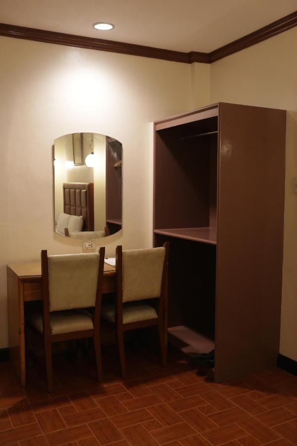 Amalfi718 Hotel Lipa City Extérieur photo